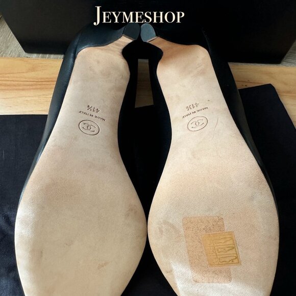 CHANEL Lambskin Leather , Silver Hardware CC Logo -  Size 41.5 (10.5- U.S) - Picture 9 of 14